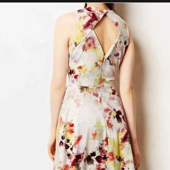 Hunter Bell Dress Size 2 Pixel Floral Sleeveless Open Diamond Back Fit Flare